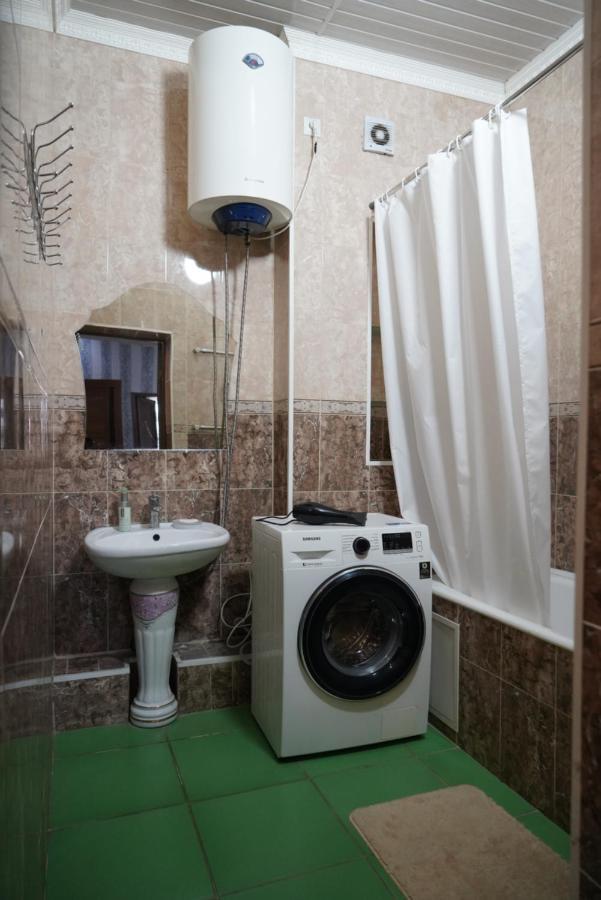 Nice And Comfortable Apartment In The Downtown Of ビシュケク エクステリア 写真